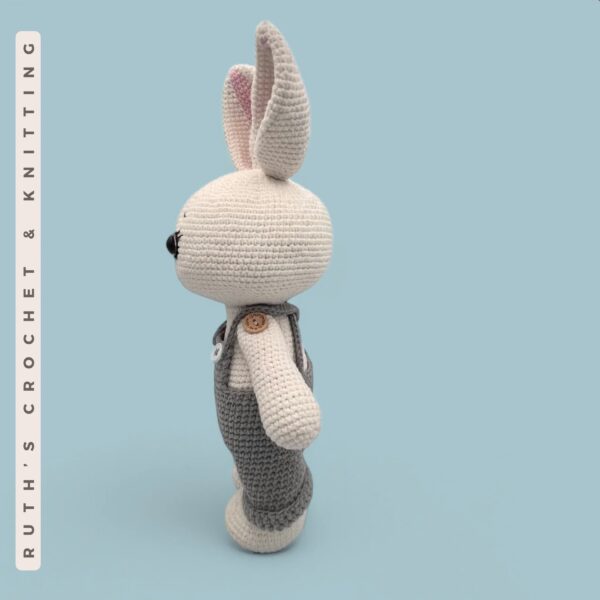 Conejo de Pascua Rosado de Crochet con Overoles | Albi - Imagen 8