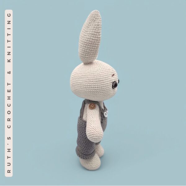 Conejo de Pascua Rosado de Crochet con Overoles | Albi - Imagen 4
