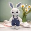 Conejo de Pascua Azul de Crochet con Overoles | Albi