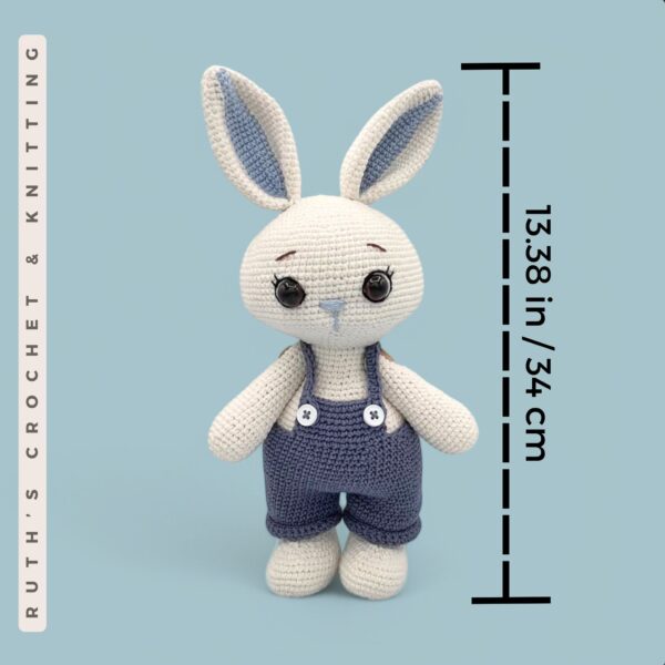 Conejo de Pascua Azul de Crochet con Overoles | Albi - Imagen 2