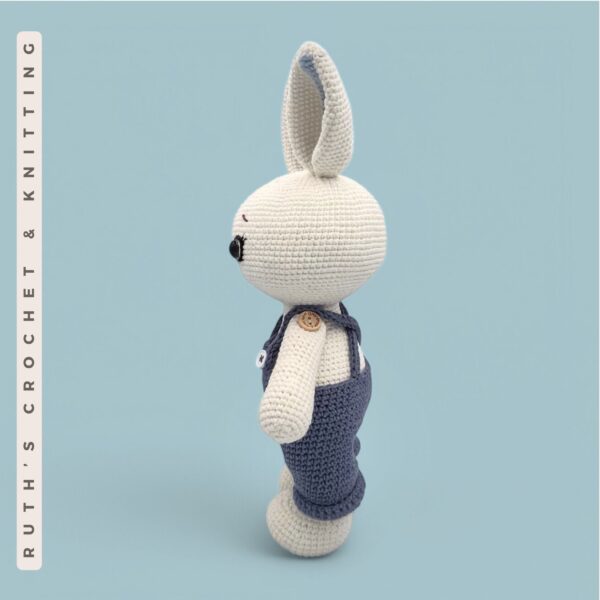 Conejo de Pascua Azul de Crochet con Overoles | Albi - Imagen 9