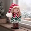 Muñeca elfo navideña tejida a crochet – Decoración artesanal para las fiestas (11.4” / 29 cm) - Imagen 3