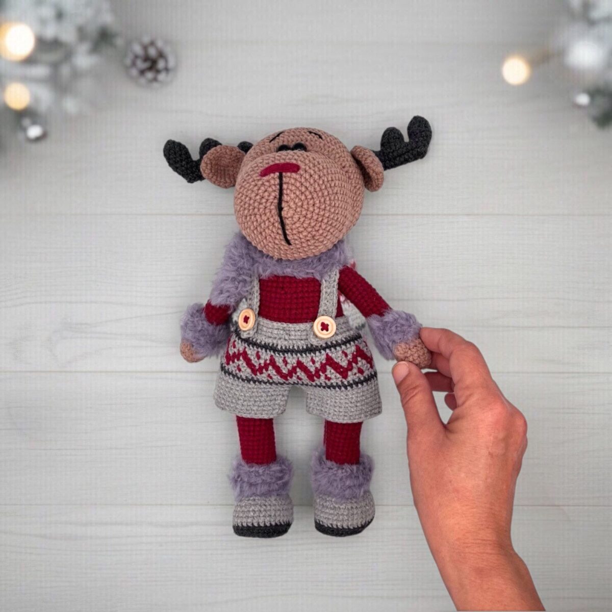 Amigurumi Reno Navideño de Crochet – 28 cm / 11 in – Pareja o Individual (Niño y Niña) – Mezcla de Algodón – Adorno nórdico de navidad - Imagen 8