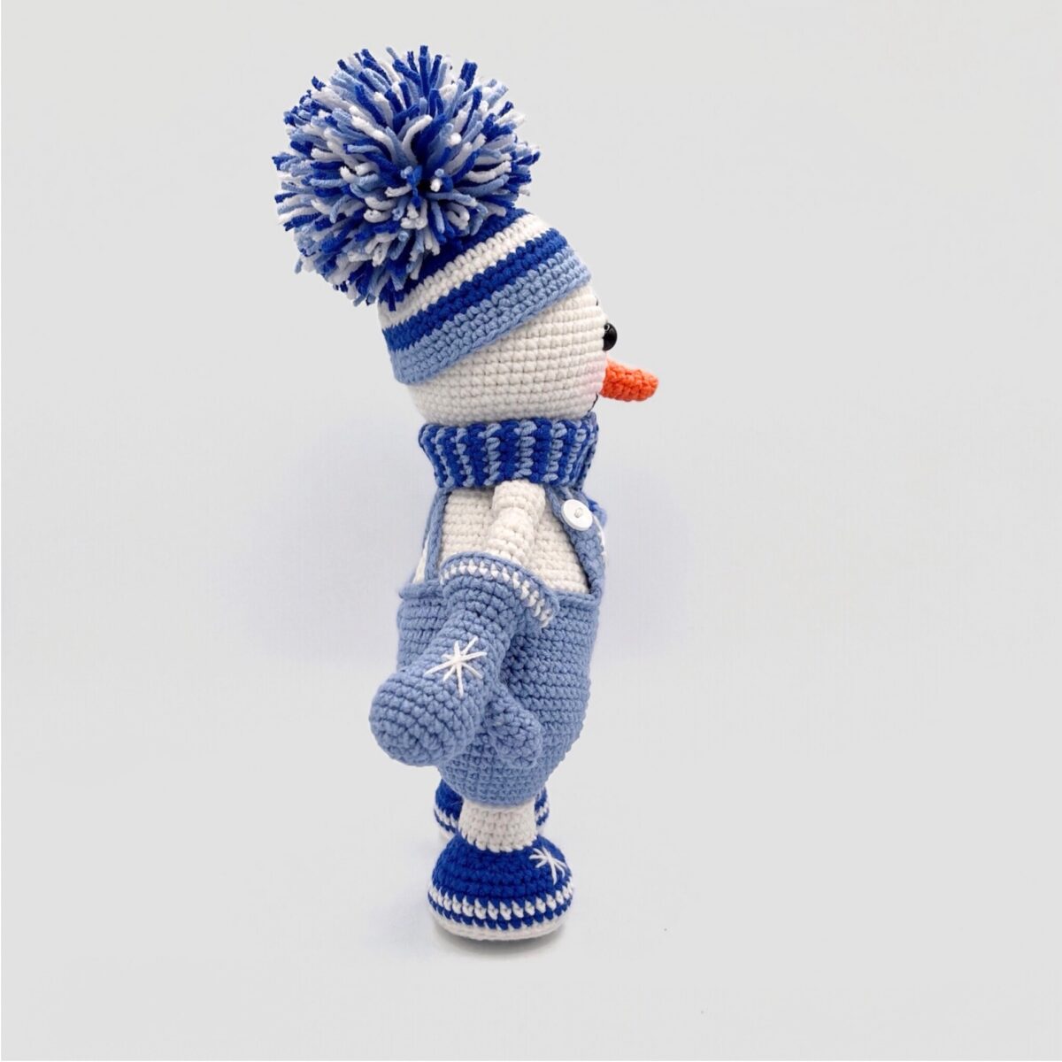 Muñeco de Nieve de Crochet – 25 cm / 10 in (incluyendo el gorro) – Rústico o Frosty – Mezcla de Algodón – Decoración navideña de peluche - Imagen 11