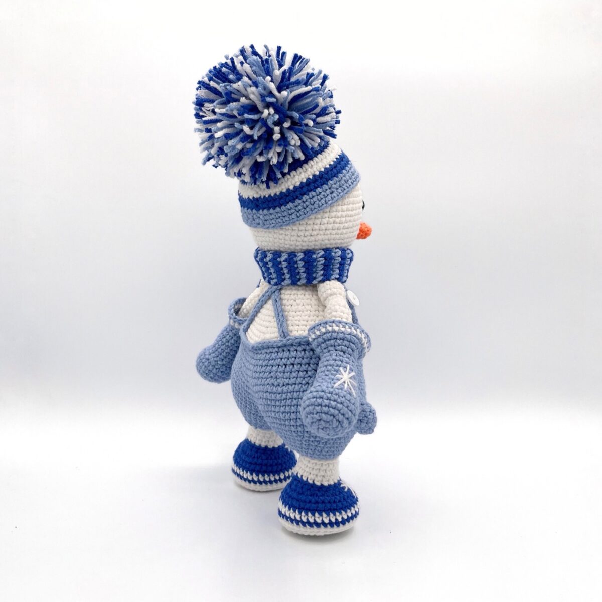 Muñeco de Nieve de Crochet – 25 cm / 10 in (incluyendo el gorro) – Rústico o Frosty – Mezcla de Algodón – Decoración navideña de peluche - Imagen 12