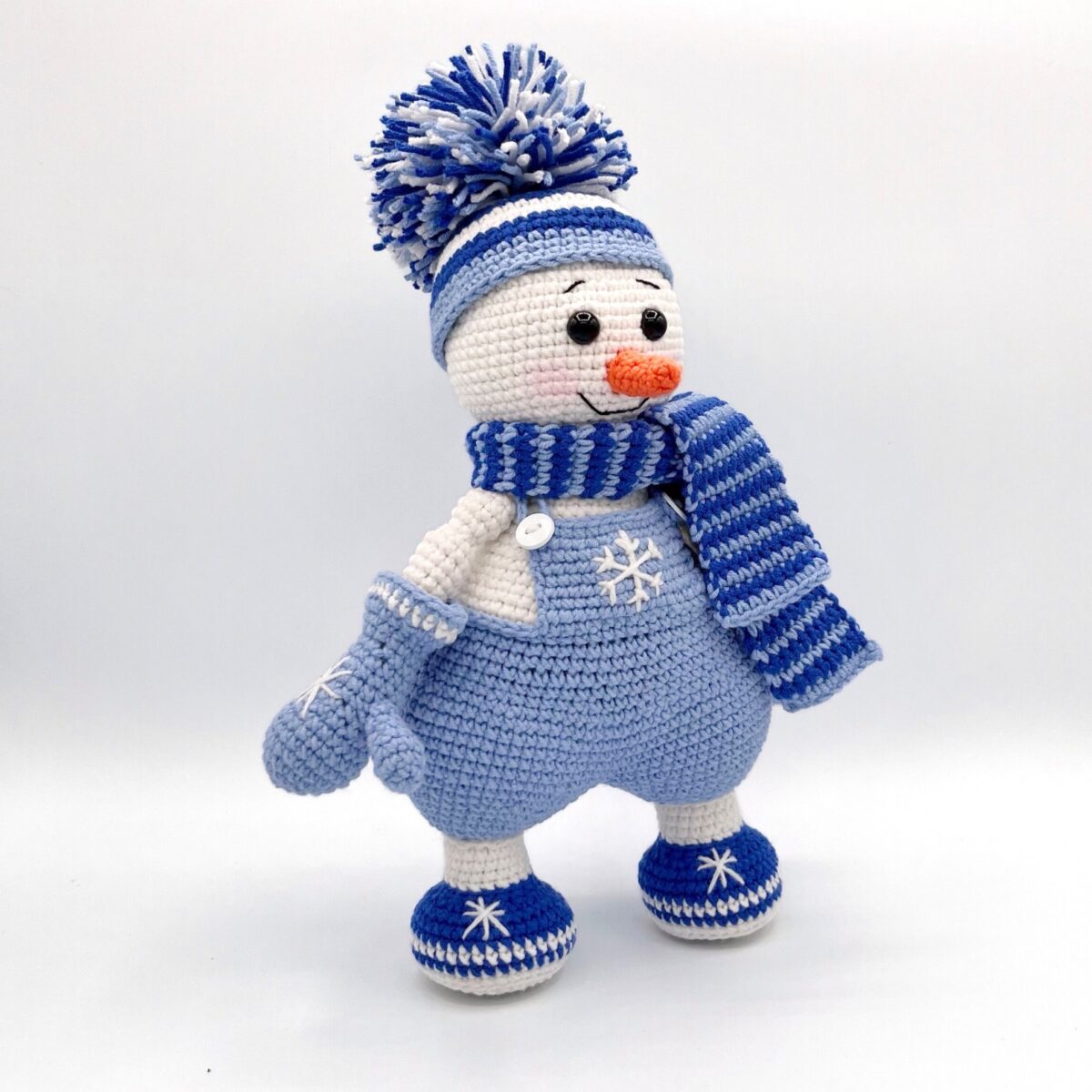 Muñeco de Nieve de Crochet – 25 cm / 10 in (incluyendo el gorro) – Rústico o Frosty – Mezcla de Algodón – Decoración navideña de peluche - Imagen 10
