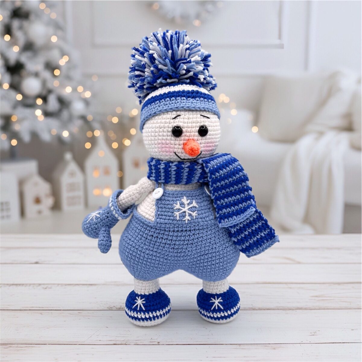 Muñeco de Nieve de Crochet – 25 cm / 10 in (incluyendo el gorro) – Rústico o Frosty – Mezcla de Algodón – Decoración navideña de peluche - Imagen 2