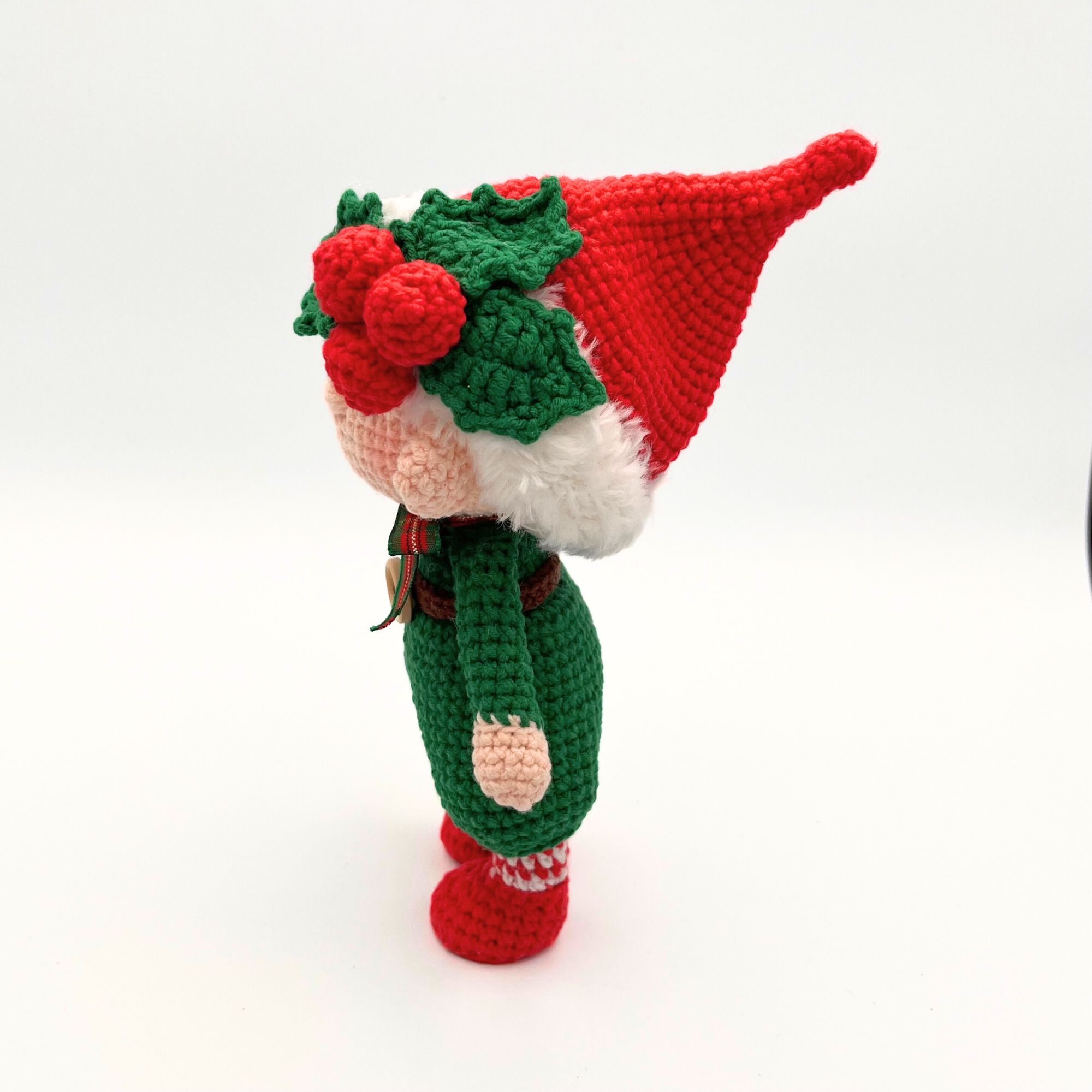 Pequeño niño elfo de navidad de crochet – 21.6 cm / 8.5 in – Mezcla de Algodón – Decoración navideña hecha a mano - Imagen 16