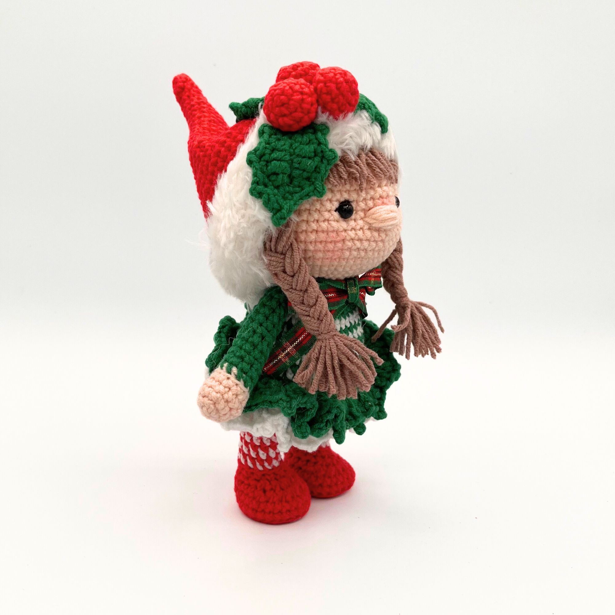 Pequeña Elfo niña de navidad de crochet – 21.6 cm / 8.5 in – Mezcla de Algodón y acrílico – Decoración navideña hecha a mano - Imagen 10