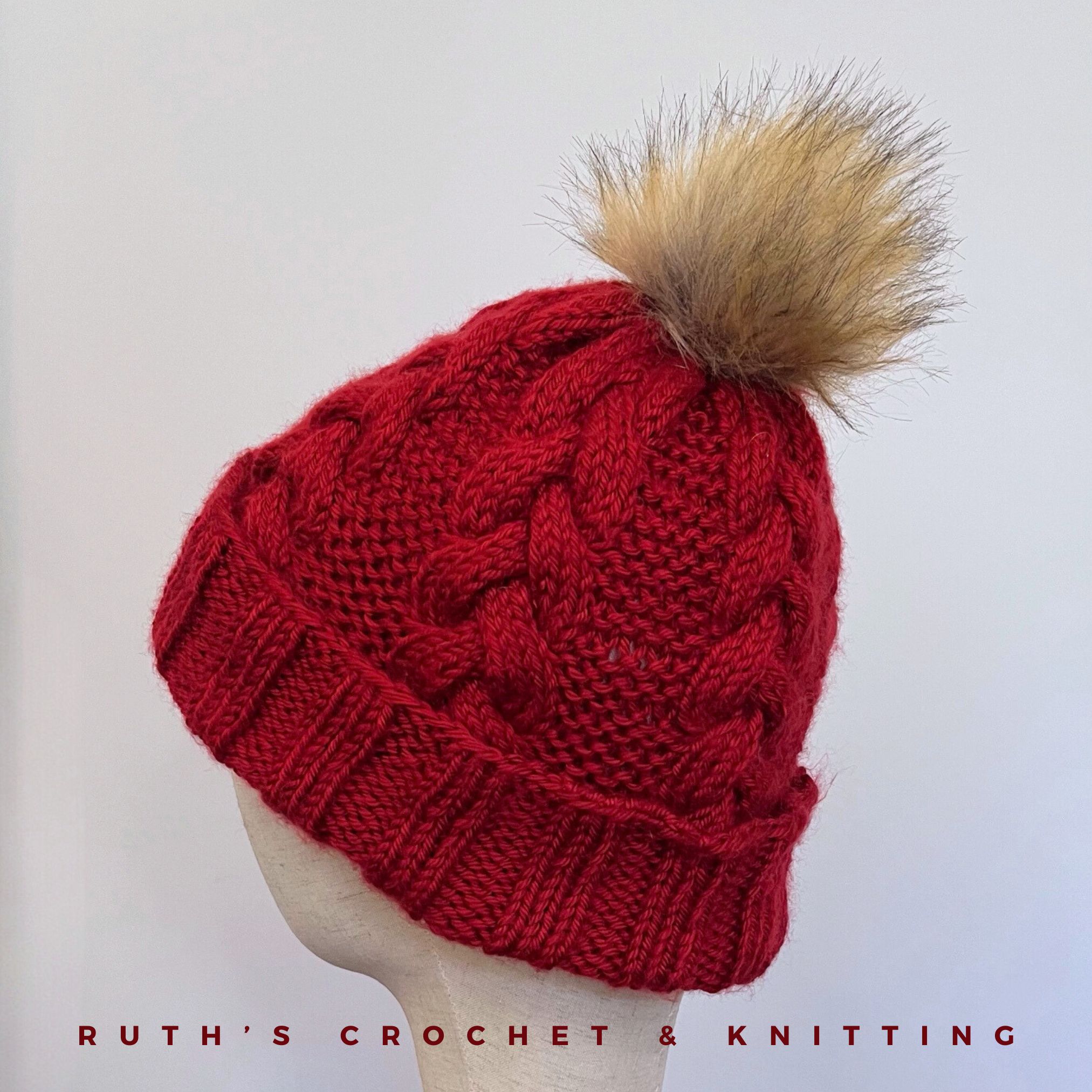 Gorro Trenzado Unisex Rojo de Dos Agujas con Pompon Desmontable de Pelo Sintético – Talla Única Adulto – 28 cm / 11 in – Acrílico Suave – Gorro de Invierno Artesanal - Imagen 4